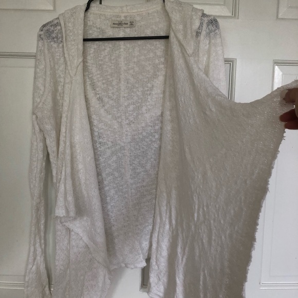 Abercrombie sweater - Picture 2 of 4